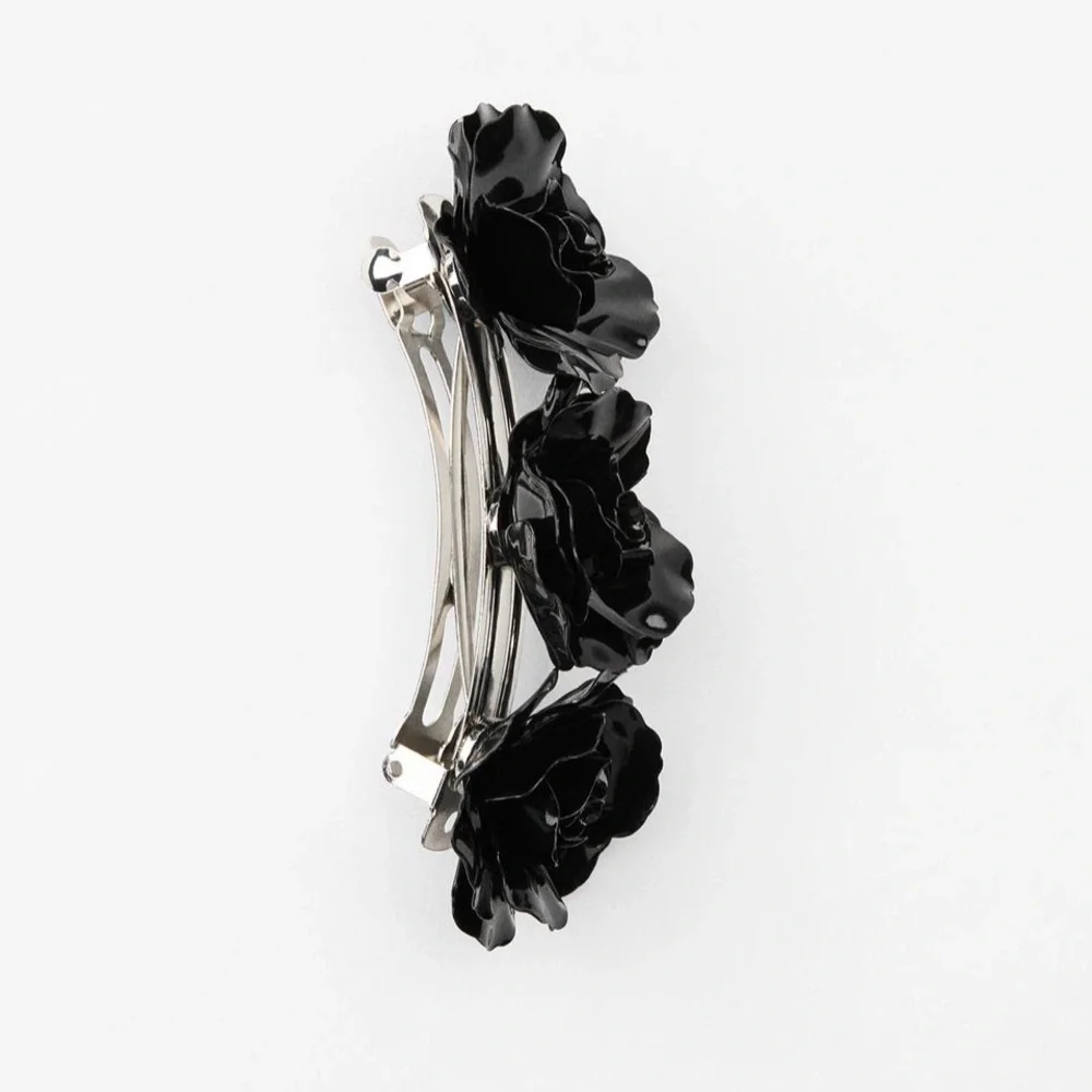 Zara metallic floral hair clip, black